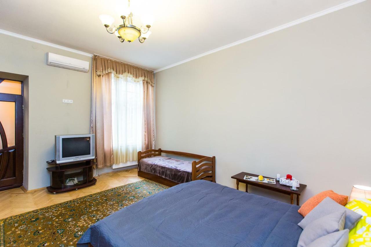 Apartments On Sholom Aleichem Та Ще Варіант Поруч Lviv Exterior photo
